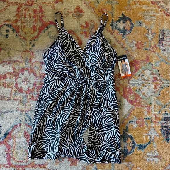 Lands' End Other - Lands End Women XXL Swim Dress Black White Leaf Print UPF 50 Surplice 1837629